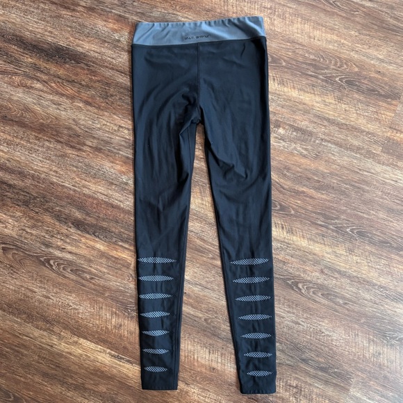 Under Armour Leggings Fitted Cold Gear Size Small - Picture 1 of 7